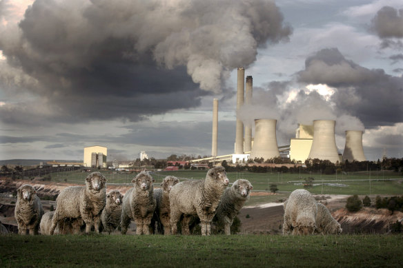 The federal government and industry are investing in renewable energy in the Latrobe Valley as the coal sector winds down. 