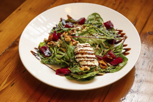 The insalata di barbabietola. 