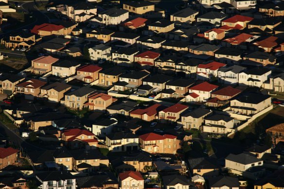 McMansion developments on the urban fringe are making Melbourne unsustainable.