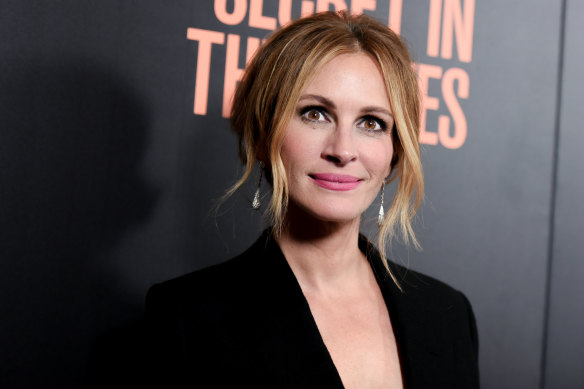 Julia Roberts is finally on her way to Australia.