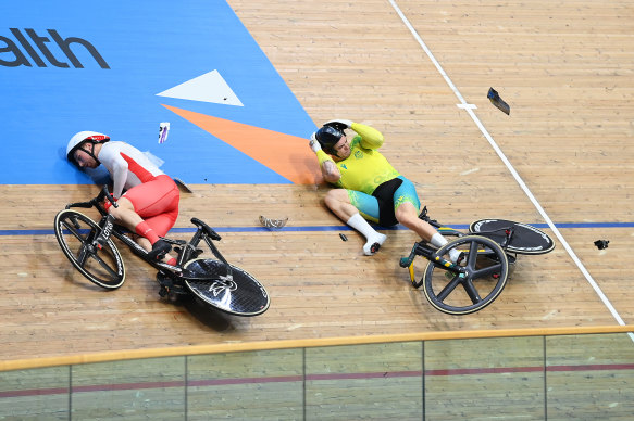 Matt Glaetzer’s bid for a fifth Commonwealth Games gold medal has been shattered by a dramatic high-speed crash.