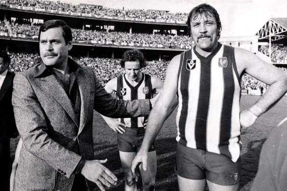 Ron Barassi consols Mick Nolan after losing the premiership to Hawthorn in 1978.