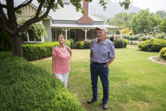 John and Mary Bakkum are staying to defend their home in Harrietville against the bushfire.