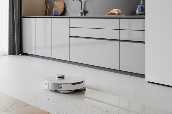 New robot vacuums, like the Ecovacs T20 Omni, have a lot more tricks than just rolling and sucking.
