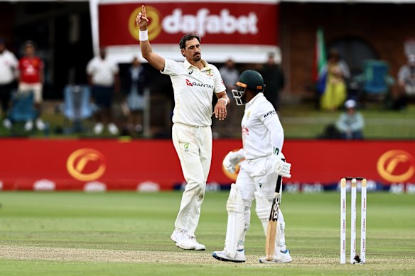 Mitchell Starc claims the wicket of Temba Bavuma.