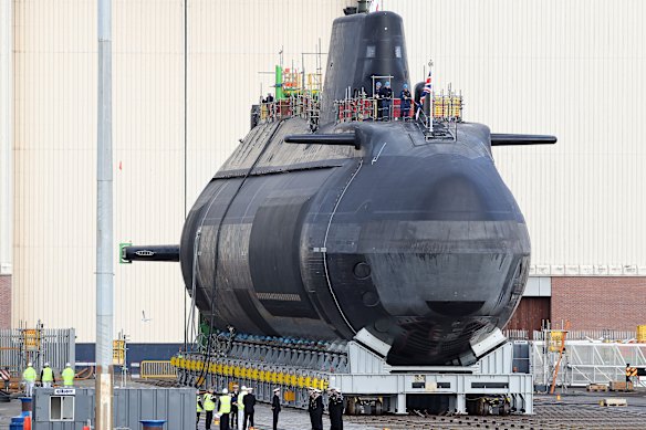 Um submarino movido a energia nuclear da classe Astute, HMS Audacious, é construído no complexo da BAE Systems em Burrow-in-Furness, Inglaterra.