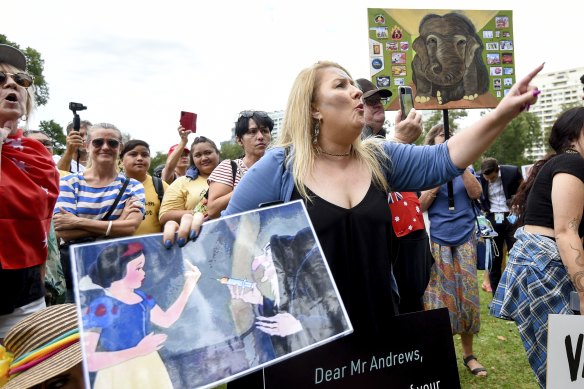 Anti-vaccination protesters and COVID-19 deniers gather in Melbourne.