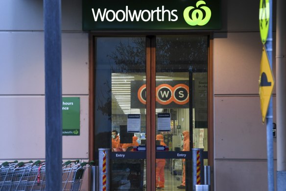 Workers prepare to deep clean a Woolworths in Epping Plaza that was incorrectly listed as a tier 1 COVID-19 exposure site earlier this month.