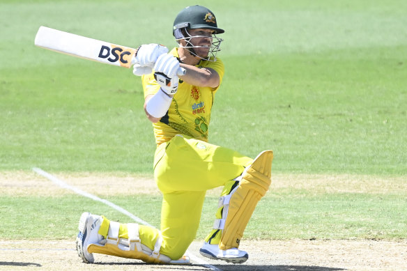David Warner smashes his way to 94 from 96 balls in the final one-day match against Zimbabwe
