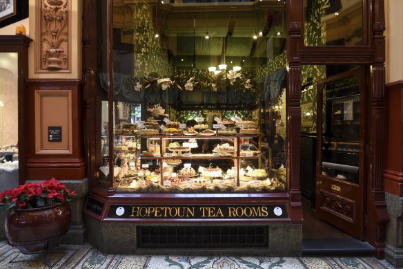 Where is this historic tea room located?