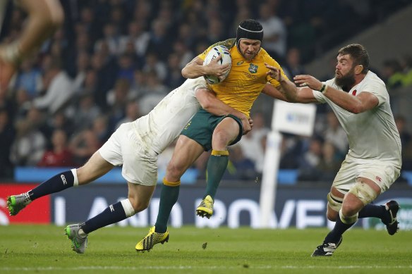 Matt Giteau taking the ball into the defence in the Wallabies’ win over England in 2015.