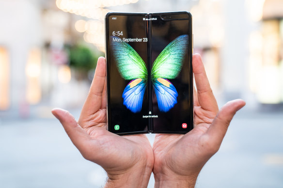 It turns out the butterfly, beautiful and delicate, may have been the perfect choice of logo for the Galaxy Fold. 