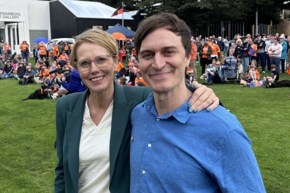 Zoe Daniel and the candidate for Wannon, Alex Dyson, in Warrnambool.