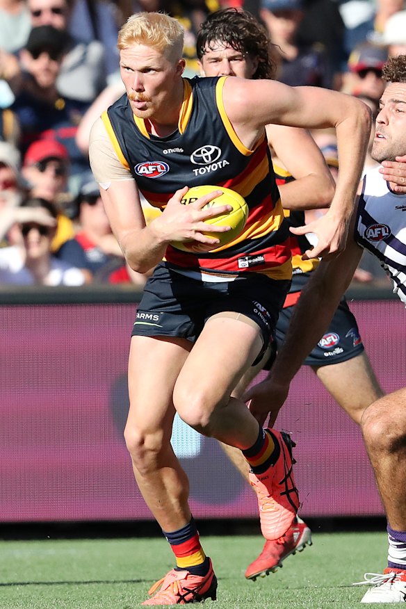 Elliott Himmelberg has struggled to cement his spot in the Crows team.