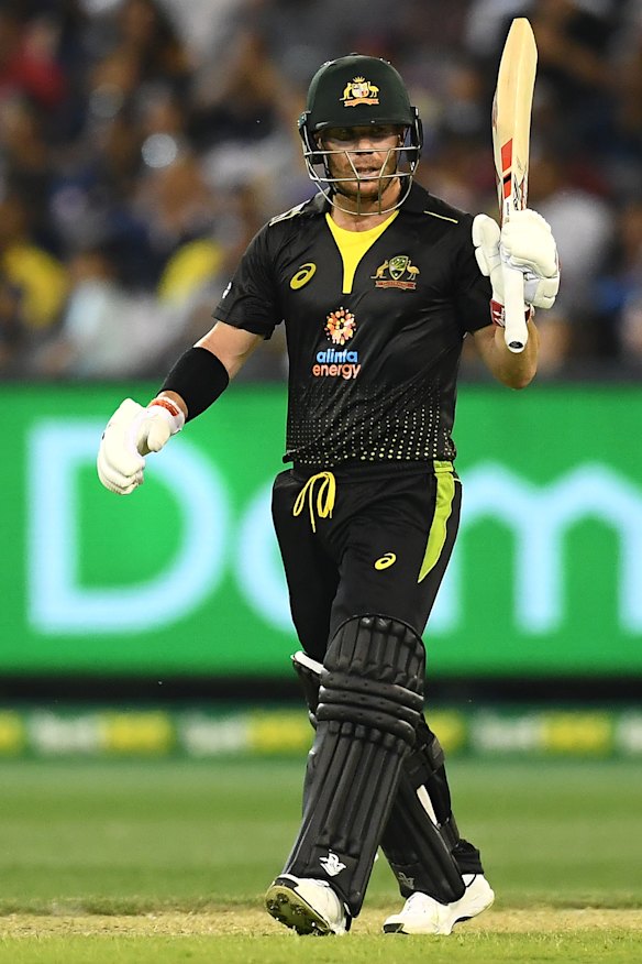 David Warner acknowledges the crowd after reach fifty for the third time in three matches against Sri Lanka.