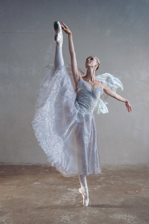 Maggie de Koning as the Fairy Godmother.