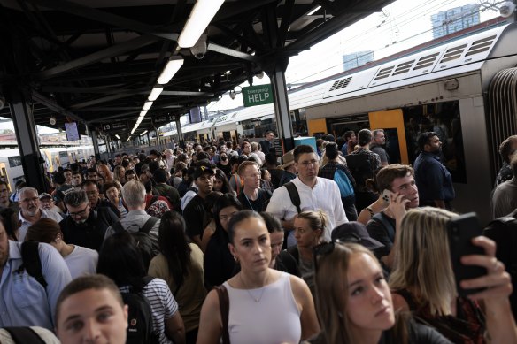 Sydney’s rail network: Commuters are stranded