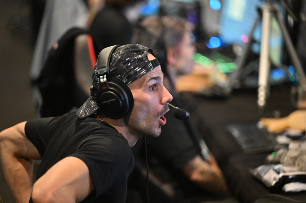 Twitch headset outlet