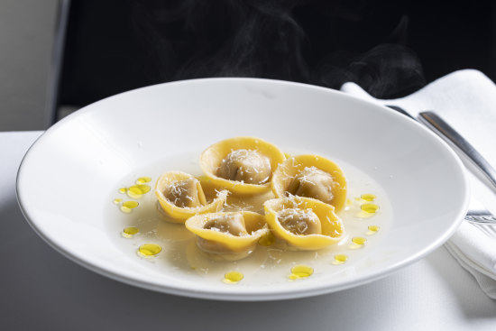 Tortellini in brodo.