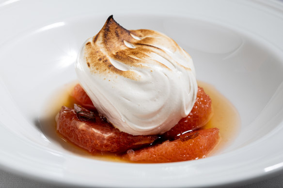 Meringue with pink grapefruit: light and sweet, with bitter cut-through.