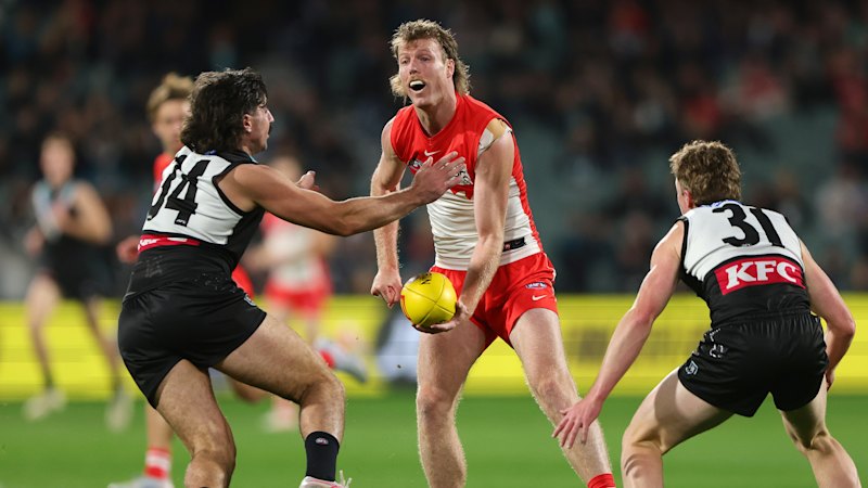 AFL trade period day four: Nick Blakey trade speculation intensifies as Toby Coniglio remains with Giants