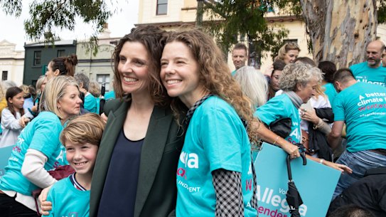 Independent Allegra Spender, left, kicks off her campaign for Wentworth with her sister, fashion designer Bianca Spender.