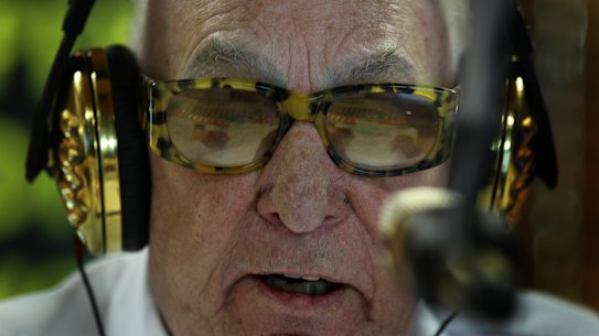 Radio announcer John Laws comes out of retirement to go on the air for 2SM in Pyrmont, Sydney. 31 January, 2011.