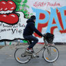 Paris to tackle congestion with world's largest electric bike fleet