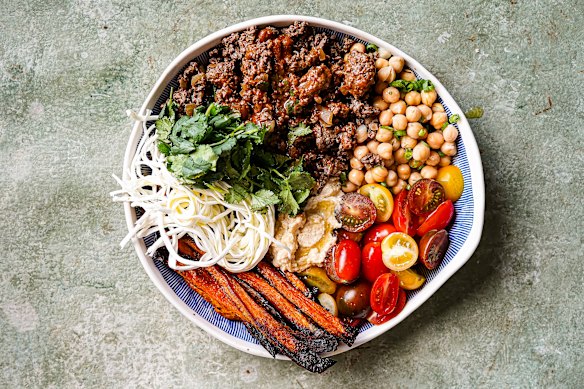 This harissa-infused beef bowl is loaded with colour and texture.