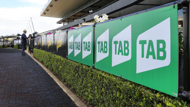 Apollo has made a $4 billion bid for Tabcorp’s wagering, media and pokies assets.  