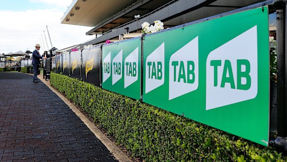 Apollo has made a $4 billion bid for Tabcorp’s wagering, media and pokies assets.  