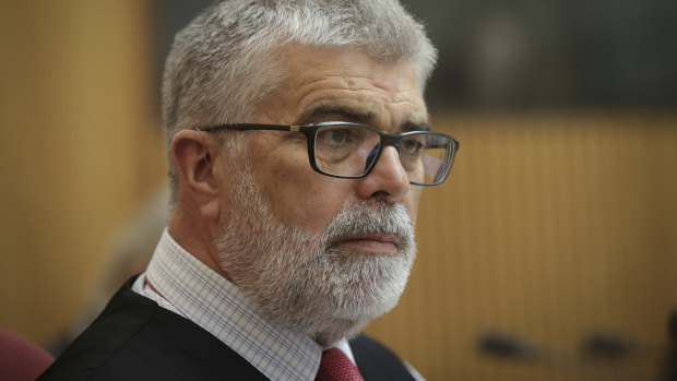 Senator Kim Carr grilled the department of innovation in senate estimates over how it deals with companies in the R&D tax incentive program. 