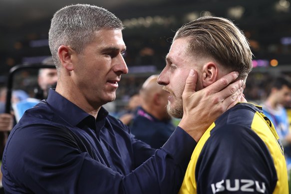 Nick Montgomery and Jason Cummings after the 2023 grand final.