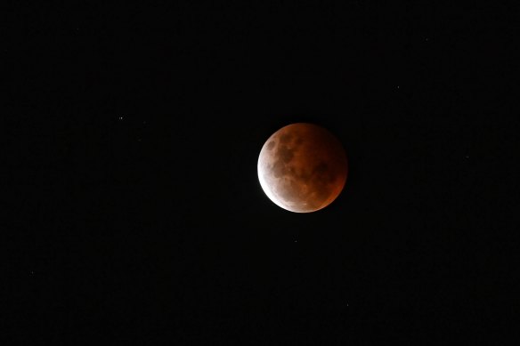 The super blood moon seen from Avalon Beach.