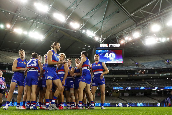 There won't be any Bulldogs players opting out of the hubs, according to coach Luke Beveridge.