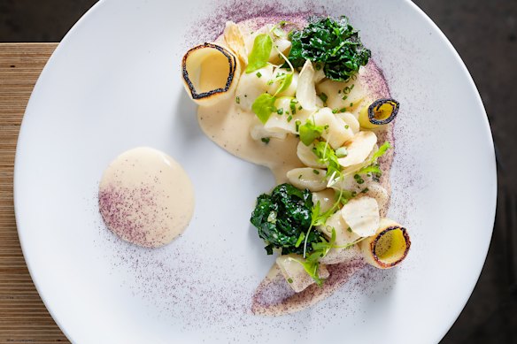 The Stunned Mullet serves a set menu only. 