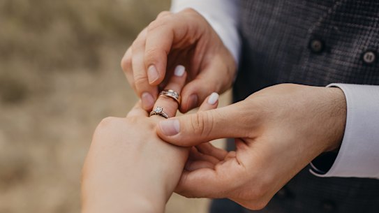 The soaring price of gold is impacting on the jewellery industry and its clients.