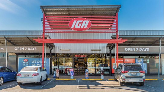 IGA will build a new high-tech distribution centre in Victoria, as grocery, liquor and hardware sales continue to rise. 