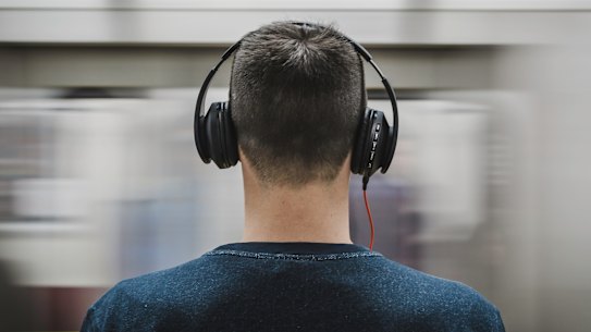 Ever-ear headphones that make a good seal and have noise cancelling are the best picks.