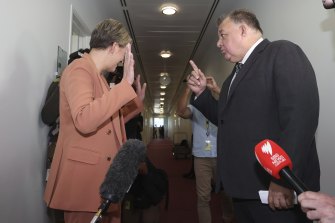 Coronavirus Australia: Craig Kelly cops one-week Facebook ban for COVID-19 misinformation