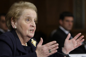 Eski Dışişleri Bakanı Madeleine Albright, 2009 yılında Capitol Hill'de ifade veriyor.