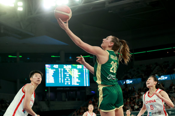 Izzy Borlase makes a layup on Friday night.