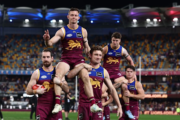Ryan Lester and Jarrod Berry were chaired from the ground after their 250th and 200th games respectively.