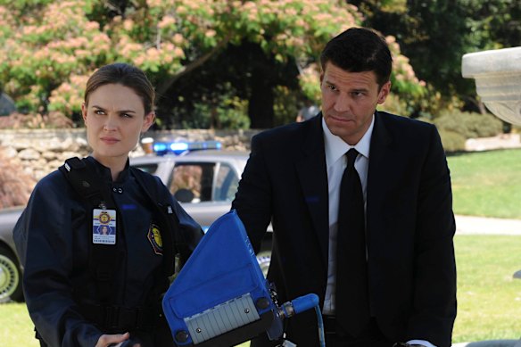 Emily Deschanel and David Boreanaz in Bones. 