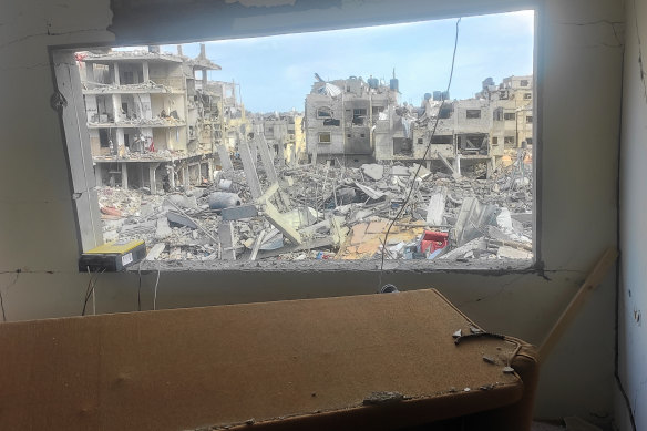 Ali’s view of Khan Younis after devastating bombings.