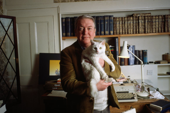 Writer Kingsley Amis in 1985.