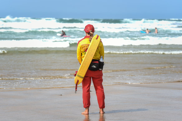 Life Saving Victoria is urging swimmers to stay between the flags this long weekend. 