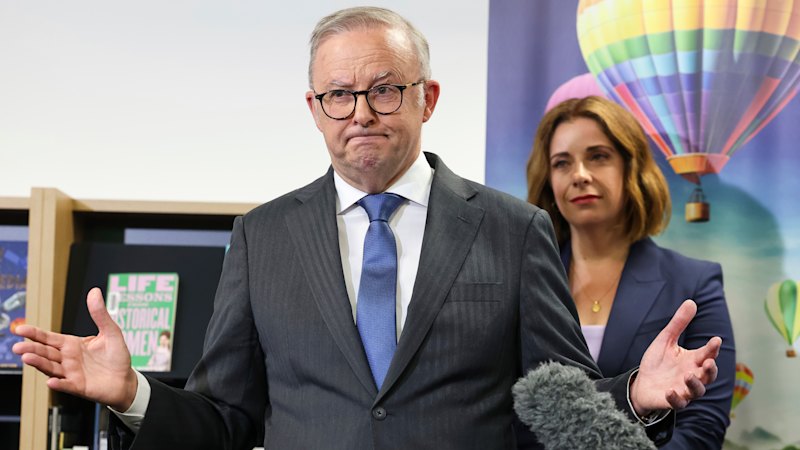 Senior politicians to be stripped of uncapped family flights after expenses scandal