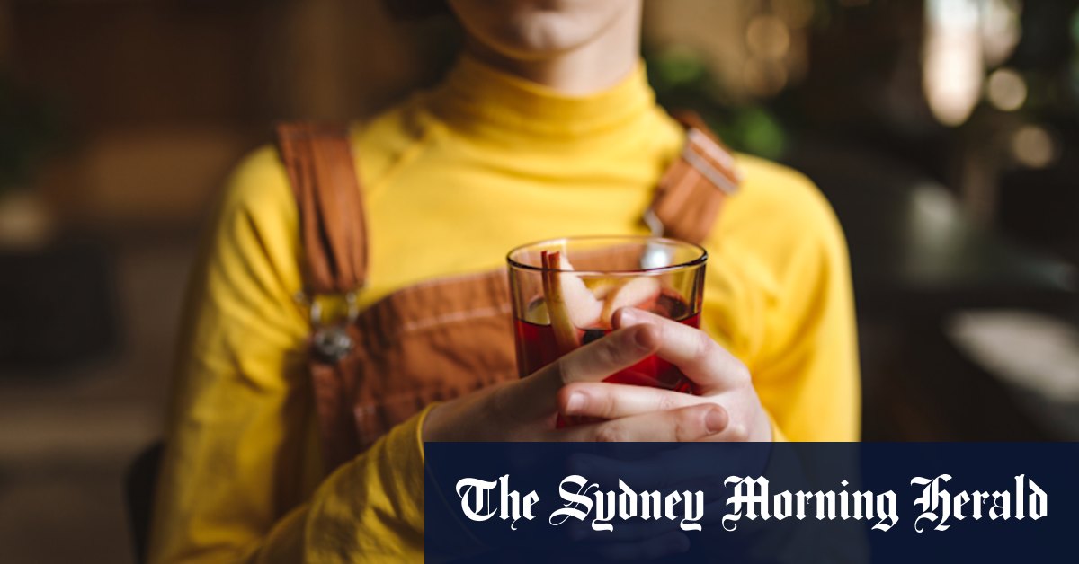 Teenage girls' drinking 'bucking the trend' and not in a good way - Vimarsana News