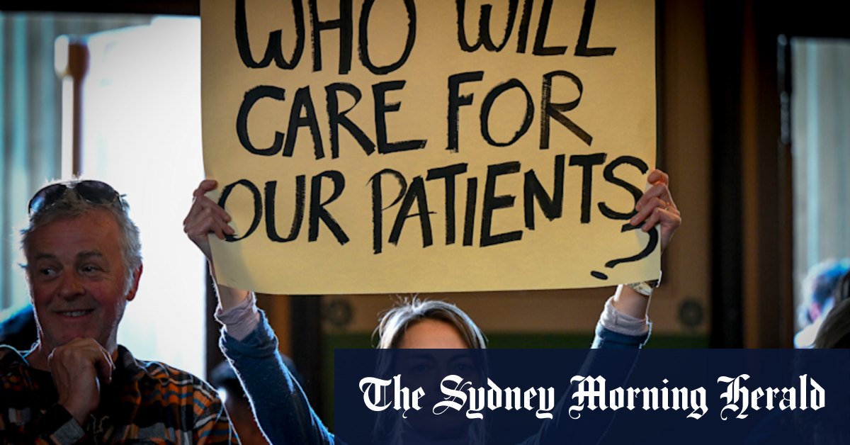 More health centre closures planned as calls to save cohealth grow